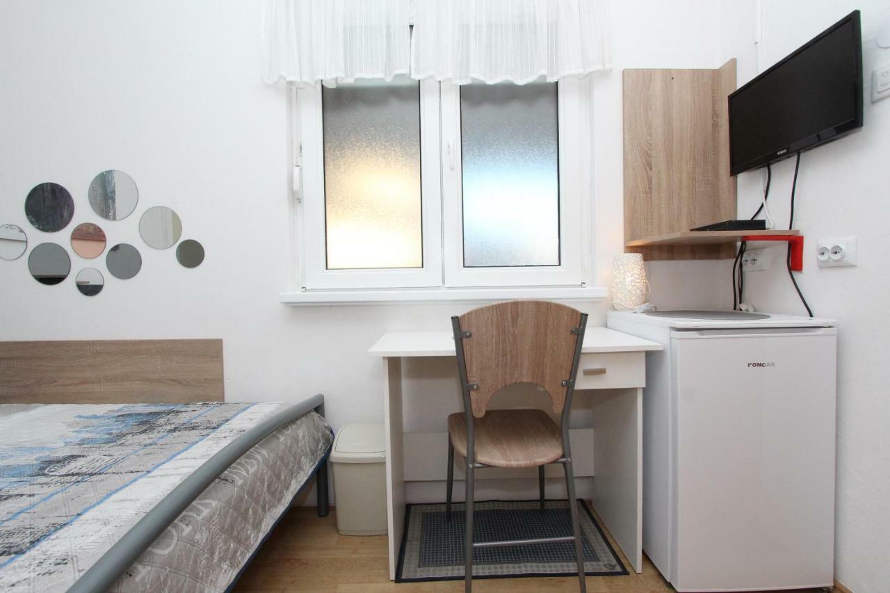 רוביני Apartments And Room Eva מראה חיצוני תמונה