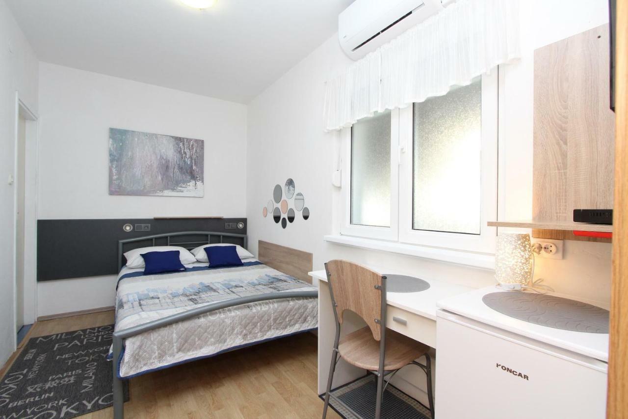 רוביני Apartments And Room Eva מראה חיצוני תמונה